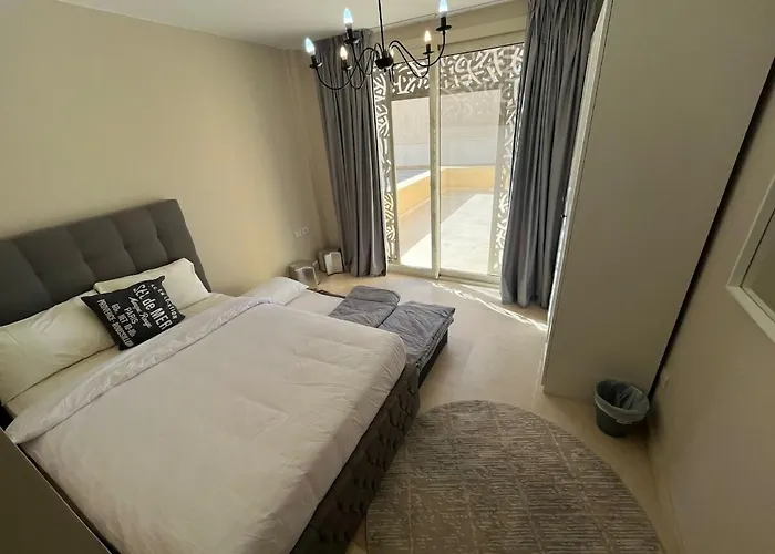 Mangroovy -2br Gf Hacienda House Pool & Access شقة